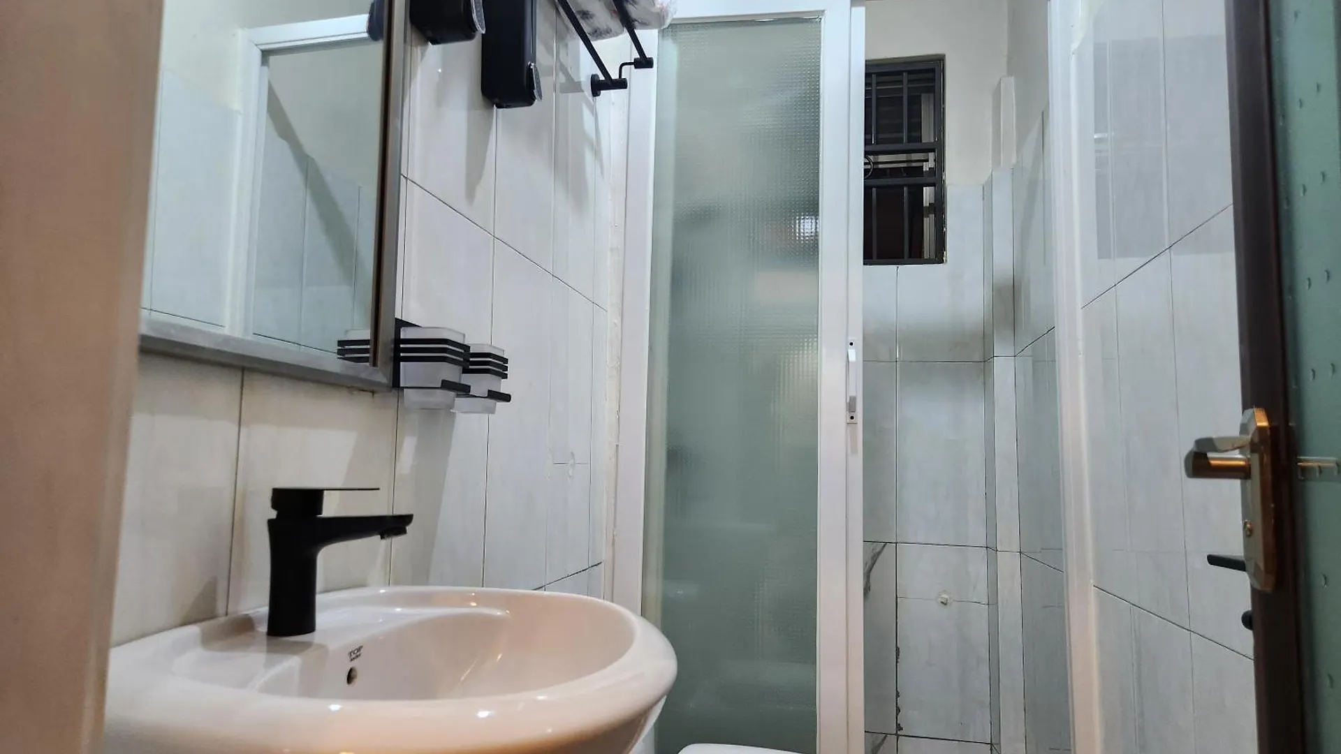 Equator Suites Apartment Kampala - Ivory Mall Bunga- Gaba Road אוגנדה
