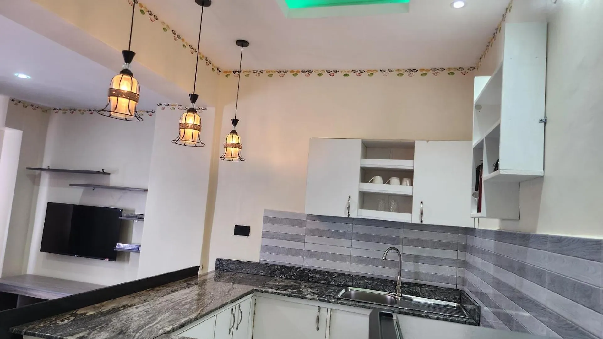 Equator Suites Apartment Kampala - Ivory Mall Bunga- Gaba Road 0*,  אוגנדה