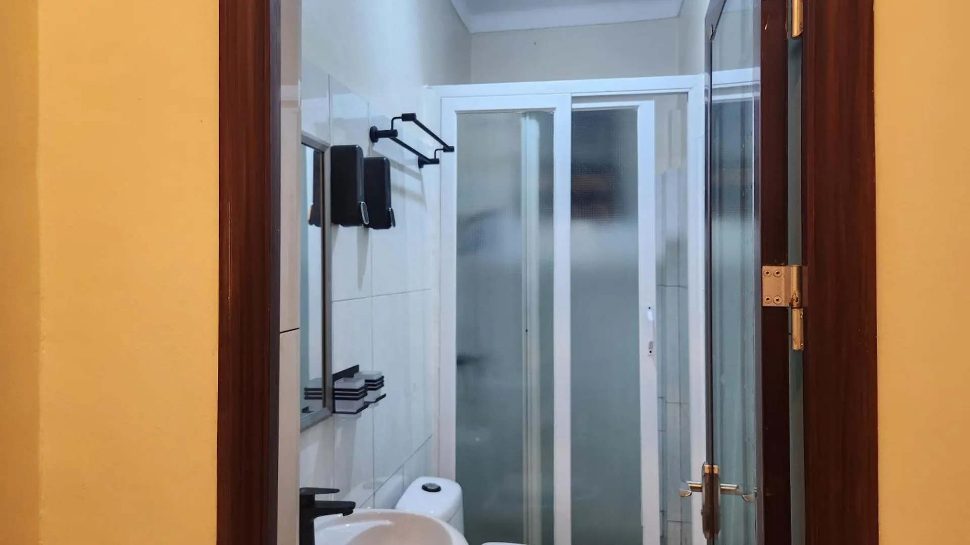 Equator Suites Apartment Kampala - Ivory Mall Bunga- Gaba Road
